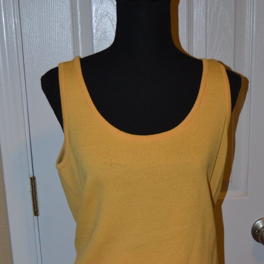 St. John Sleeveless Shell [M] and Skirt [12]